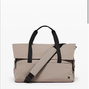 Lululemon “Early Embark” Duffel 27L